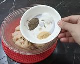 A picture of step 1 of Chicken Meat Balls Soup.