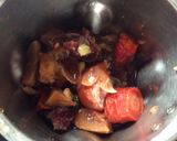 A picture of step 3 of Red tomatoes carrot soup.