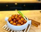 Foto langkah ke 8 dari resep Bola-bola mochi kentang pedas manis.