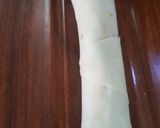 A picture of step 3 of Chicken and vegetable spring roll.