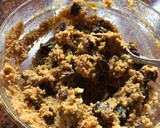 Foto del paso 2 de la receta: GALLETITAS DE ALGARROBA Y COCO con FRUTOS SECOS (Muy fácil)