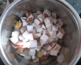 மொச்சைப்பயிறு மஞ்சள்சீரகம் அரைத்து ஊற்றிய கூட்டு (Mochaipayaru k ரெசிபி ஸ்டேப் 2 புகைப்படம்