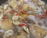 A picture of step 4 of White Wine Mushroom Chicken.