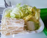 五寶(白菜、香菇、木耳、金針菇、粉絲)燴獅子頭的食譜步驟1照片