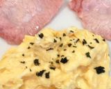 A picture of step 5 of Scrambled Eggs.
