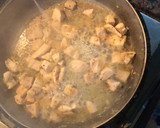 Foto del paso 3 de la receta: Arroz con condimento y pollo. Tipo paella y pa’ti 😜 rápido y fácil!