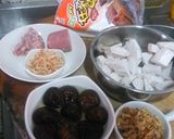 A picture of step 1 of Traditional Taro Cake with Sakura Shrimp.