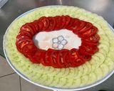 Une image de l'étape 8 de Salade composée concombre,, feta et persil.