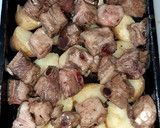 Foto del paso 5 de la receta: Costillas a la miel con patatas
