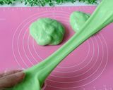 Foto langkah ke 5 dari resep Mochi Pandan Isi Kacang.