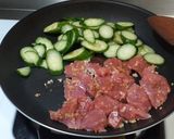 小黃瓜拌豬肉的食譜步驟2照片