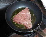 Foto del paso 2 de la receta: Chuleta de atún asado con papas arrugas y mojo