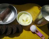 A picture of step 1 of Oreo Butterscotch Milkshake.