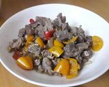 Hình bước làm 2 của món Bò xào ớt chuông
