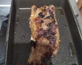 Foto langkah ke 3 dari resep Simple sirloin steak.