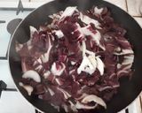 Foto del passaggio 4 della ricetta Galletta salata di sfoglia radicchio, noci e gorgonzola