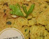 Foto langkah ke 7 dari resep Omlet Mie Telur.