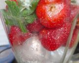 Foto del paso 1 de la receta: Jugo frutillamenta