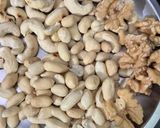 तिल मावा गुड़ डिलाइट बर्फी रेसिपी चरण 3 फोटो