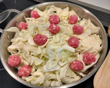 Foto del paso 7 de la receta: Noodles con albóndigas recuperadas y col