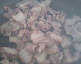 Hình bước làm 2 của món Thịt rang hành khô