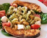 Foto del paso 6 de la receta Ensalada de espinacas y pasta con salmón y pesto 😋