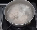 Foto langkah ke 1 dari resep Ayam Suwir Daun Jeruk.
