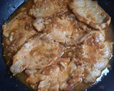 Foto del paso 3 de la receta: Lomo adobado al ajillo con salsa de Vino