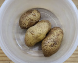 Foto del paso 1 de la receta: 🥔Cuadrados de papa, acelga, cebolla y morrón 🥔 Técnica almidón resistente
