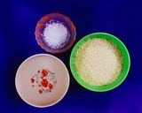 A picture of step 1 of Spicy Tomato Rice.