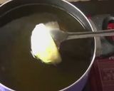 Foto langkah ke 2 dari resep Surprise Egg.