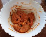 A picture of step 3 of Tava fry fish in mustard oil.