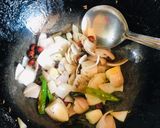 A picture of step 4 of Poha (Maharashtrian Style).