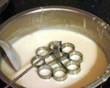 A picture of step 4 of Fried Rose Cookies.