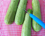 Foto del paso 4 de la receta: Calabacines asados al horno con guindilla picantes