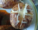 Jacket potato (héjában sült krumpli) recept fázis 5 fotója