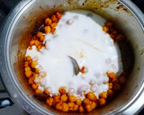 A picture of step 4 of Chana Madra.