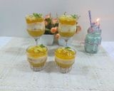 A picture of step 4 of Painapple custard pudding with painapple jelly.