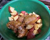 Foto del paso 2 de la receta: Patitas de pollo con papas rústicas al horno