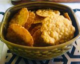 A picture of step 3 of Crispy masala puri.