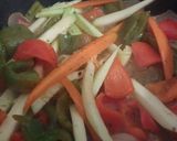 Foto del paso 4 de la receta: Salmón Limonado con Verduras Salteadas