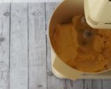 Foto langkah ke 2 dari resep CUMA 3 BAHAN! CARA MUDAH MEMBUAT BUTTER CREAM SUPER LEMBUT.