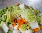 Foto langkah ke 4 dari resep Tumis Sayur Telur Puyuh.