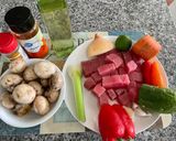Foto del paso 1 de la receta: Atún guisado con champiñones!! Papas y ensalada con aguacate