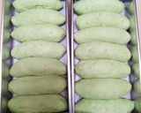 Foto langkah ke 4 dari resep Roti Sobek Pandan Pisang 🍌.