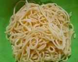 Foto langkah ke 1 dari resep Mie Tek Tek Goreng.