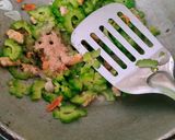 Foto langkah ke 4 dari resep Tumis Pare Tempe.