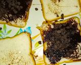 A picture of step 3 of Choco sandwich.
