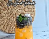 Foto langkah ke 3 dari resep Es Jeruk Manis Selasih.