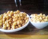 A picture of step 5 of Crispy pomegranate seeds -shaped snack (which is non as cin-cin.